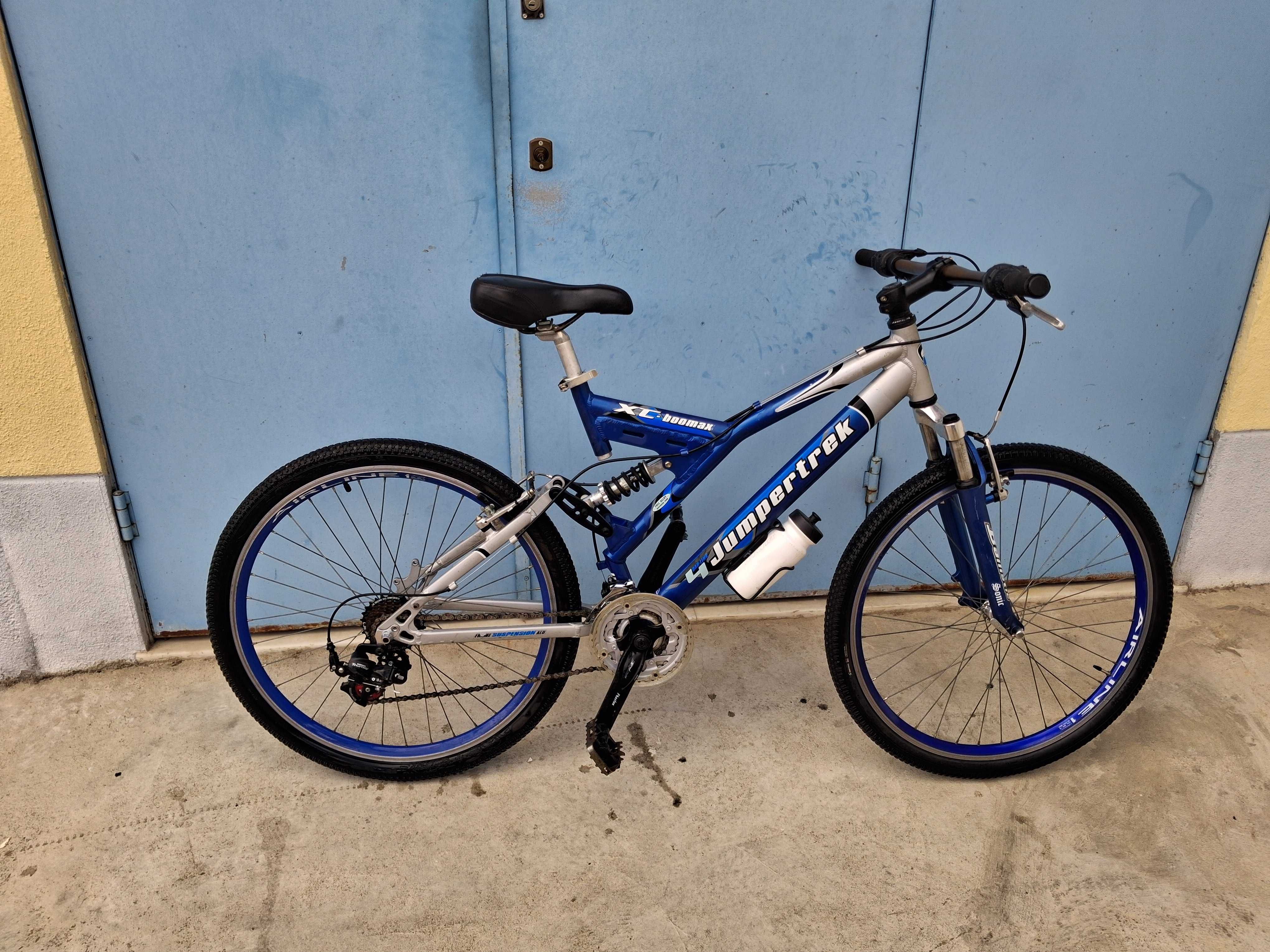 Jumpertrek em aluminio roda 26  com dupla suspensão