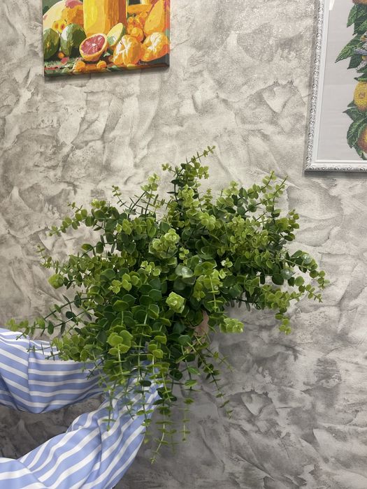 Штучні квіти та зелень