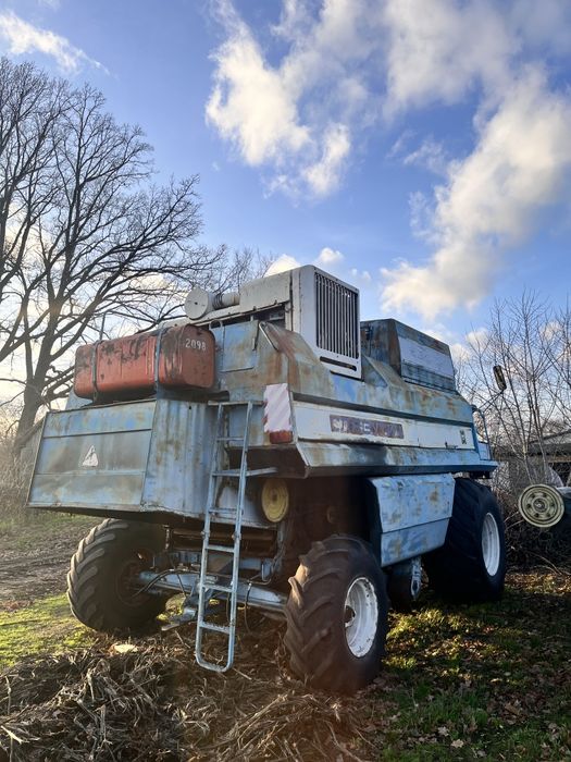 Продам комбайн Славутич