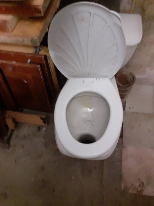 Продам б/у унітаз