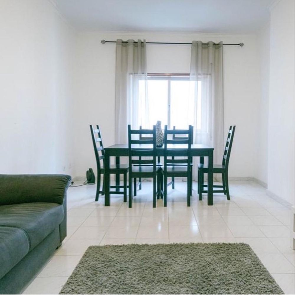 Arrenda-se T3 na pontinha, com 1 suíte — zona excelente