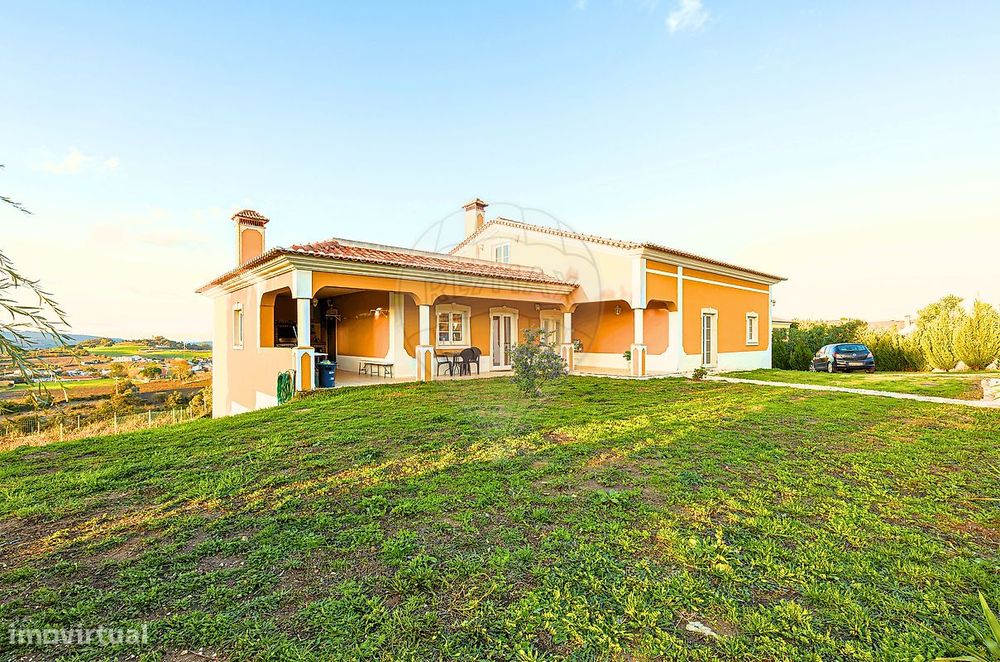 Moradia T4 para venda