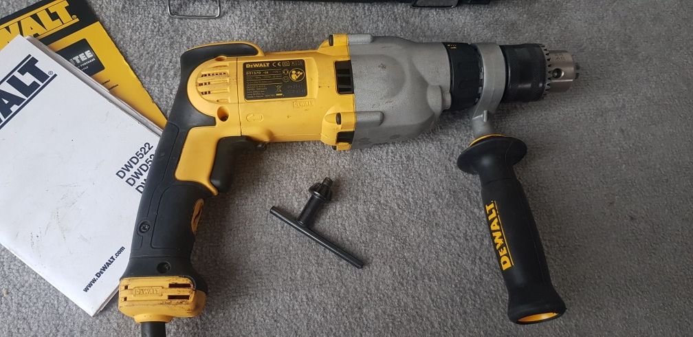 Wiertarka udarowa Dewalt D21570K do szklanek mieszadło 1300w