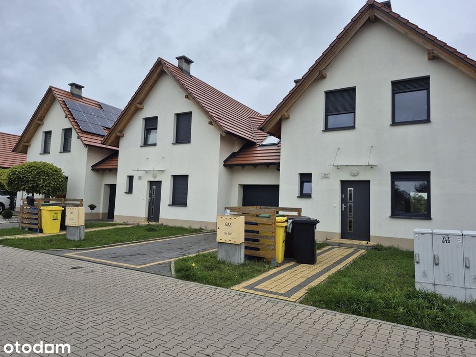 Tyniec Mały ul. Ślężna dla rodziny dla pracowników