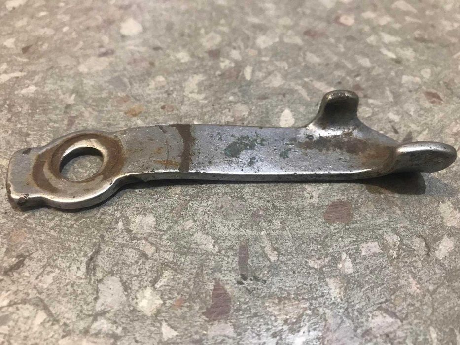 Продам рычаг заднего тормоза хвз