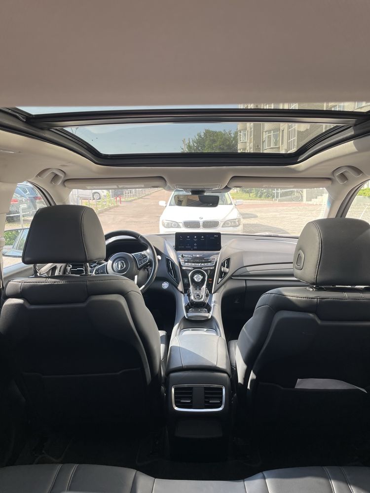 Машина Acura rdx 2020