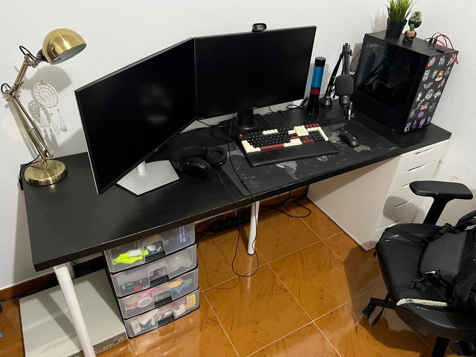 Secretária + Bloco de gavetas