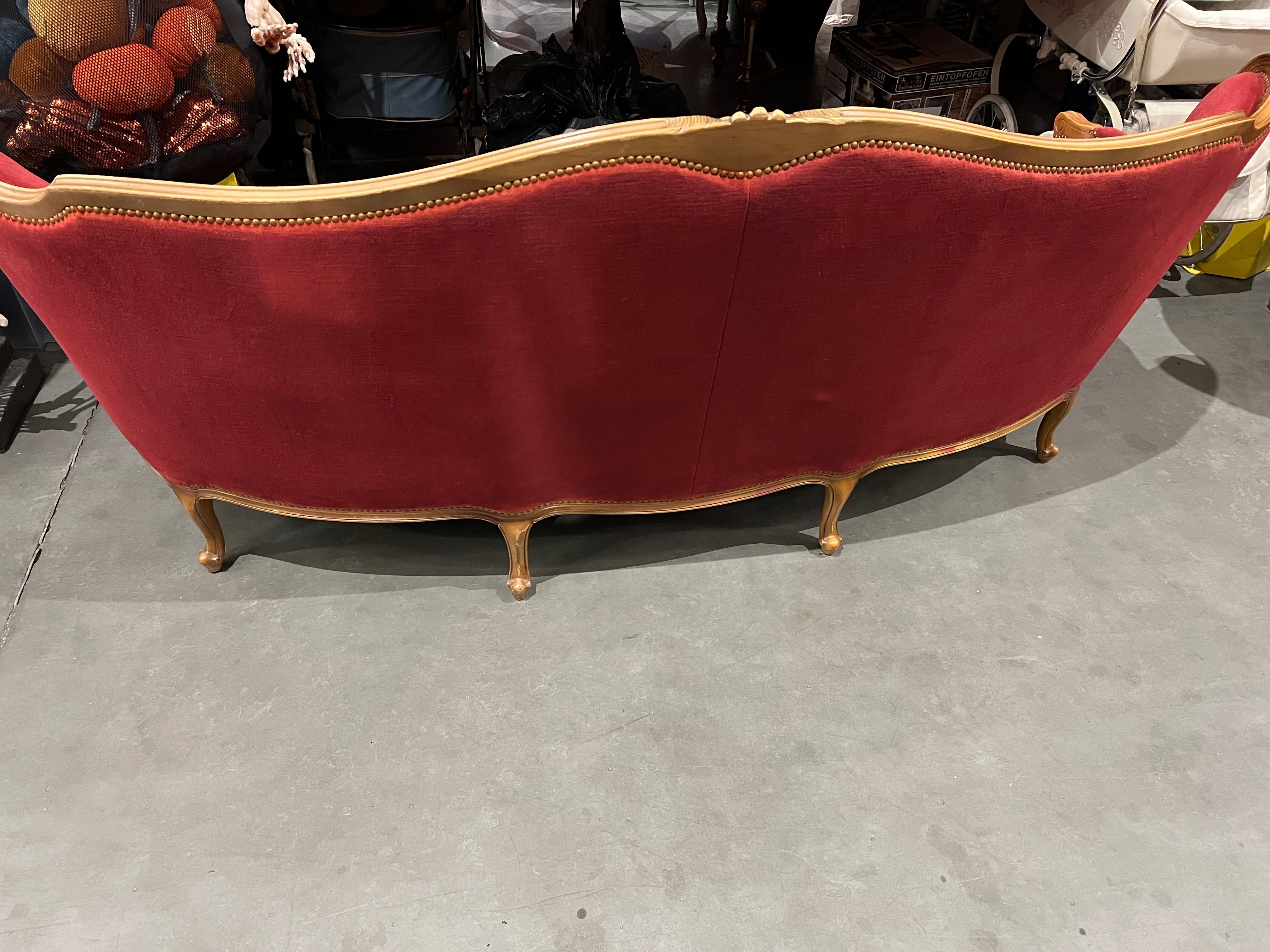 Zestaw wypoczynkowy w stylu Ludwika XV – sofa i dwa fotele