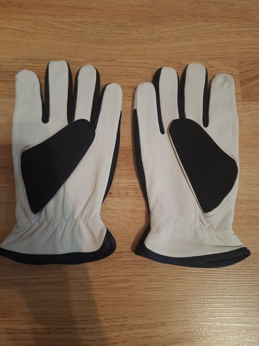 Перчатки футбольні 300грн