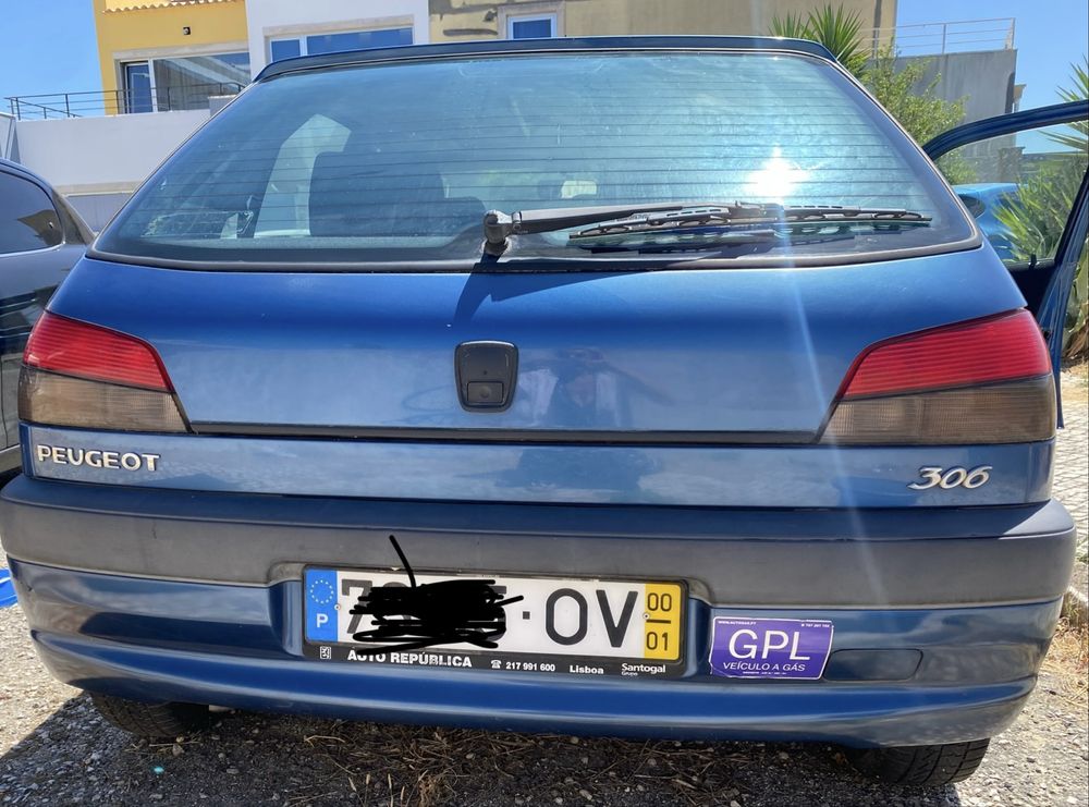 Vendo pegeout 306 a gas