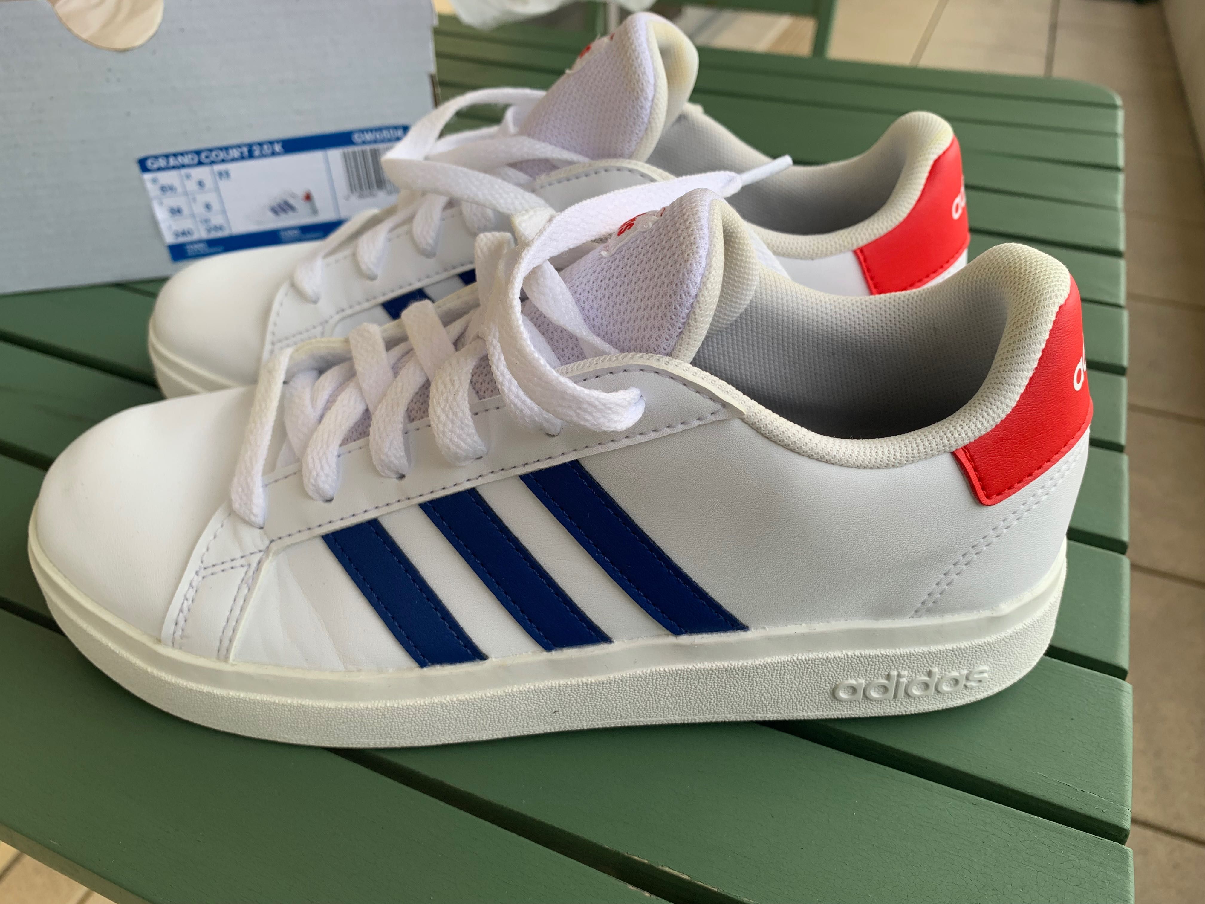 Sapatilhas adidas , tamanho 38, crianças / jovem