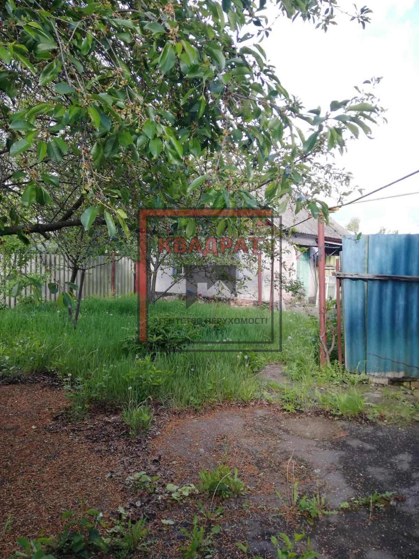 Продам 1/2 будинку / код 4053