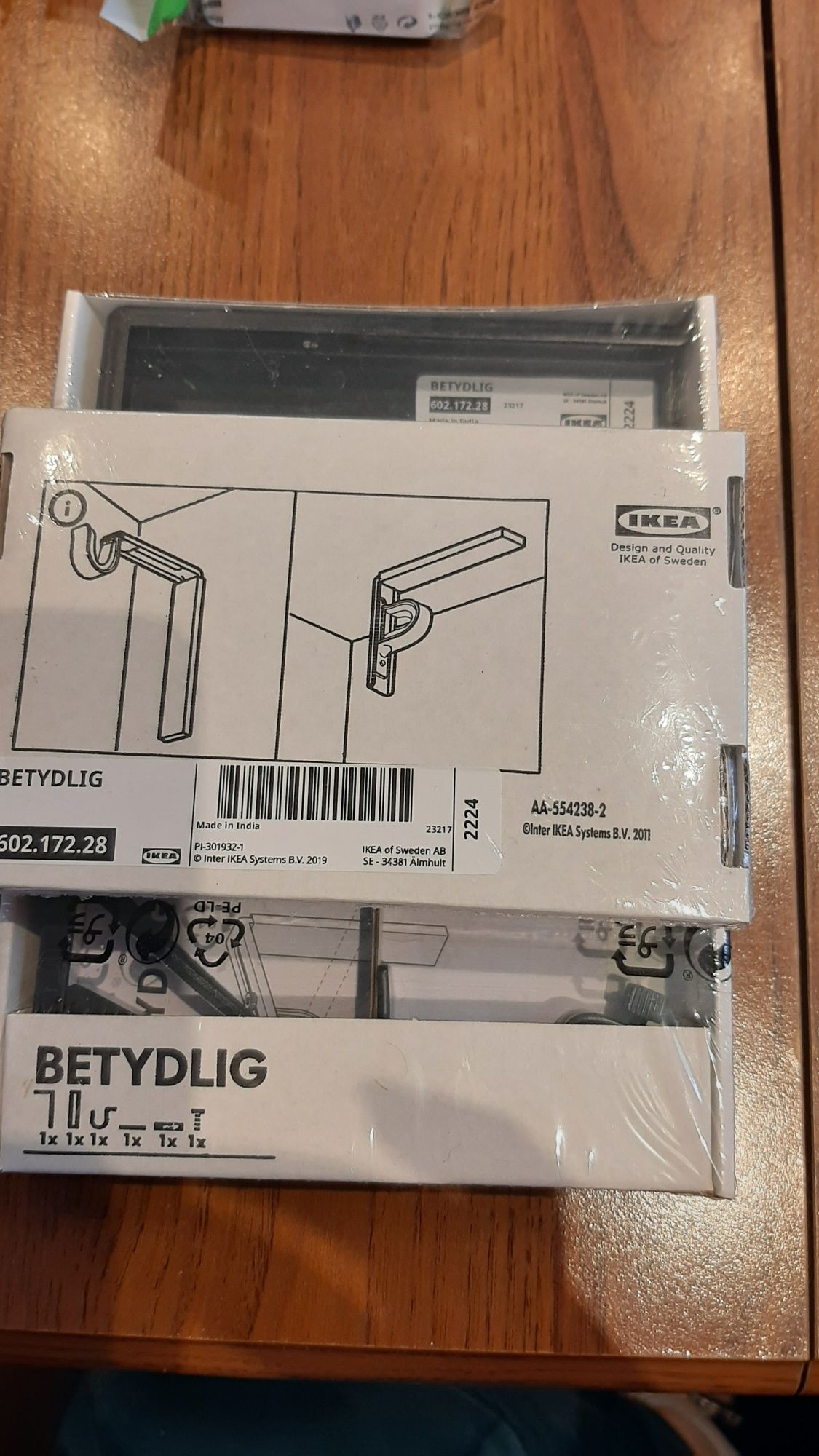 Wspornik ścienny IKEA na karnisz