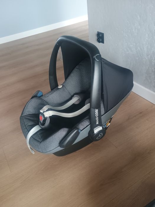 Zestaw Maxi Cosi. Baza 2way Fix, nosidełko pebble plus, fotelik pearl
