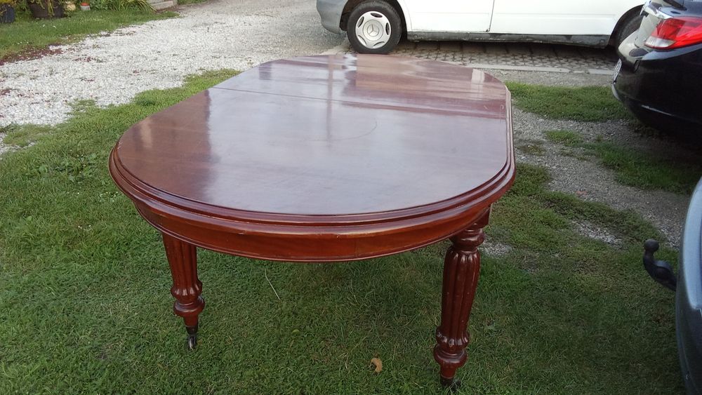 Ława drewniana na kółkach