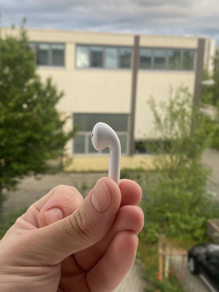 Prawa Sluchawka AirPods 2 A2032