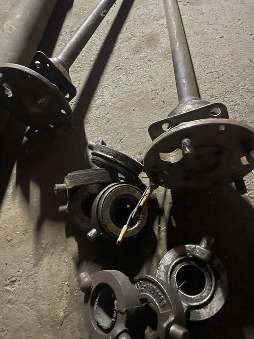 Продам пів осі заднього моста на Москич 412
