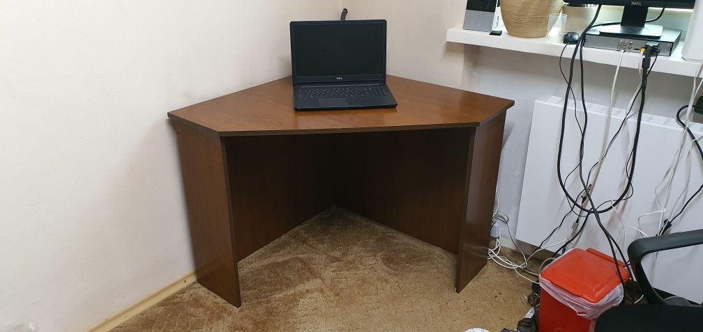 Biurko narożne z plyty meblowej, stabilne, robocze,.