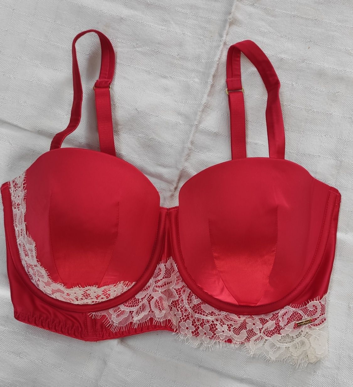 Продам бюст Hunkemöller, утягивающее бельё