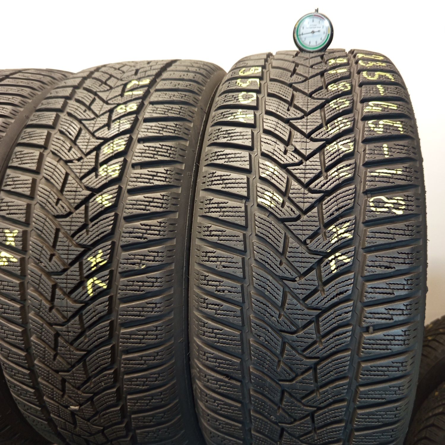 235/45R18 Dunlop WinterSport5