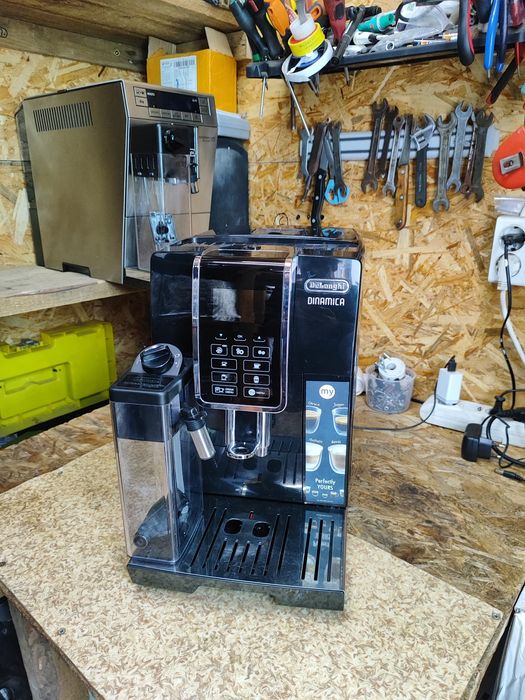 Кофемашина,кавомашина Delonghi Dinamica Капучино 2022 год