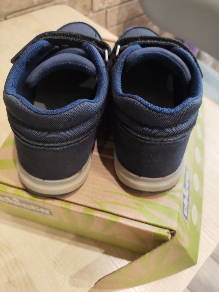Ботинки chicco продам