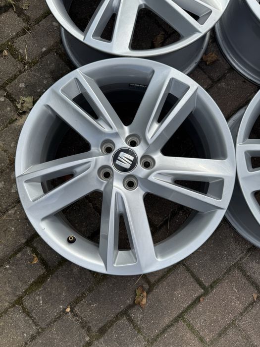 Komplet felg Seat 17” 5x100 6.5J ET48 Felgi Używane F-Vat