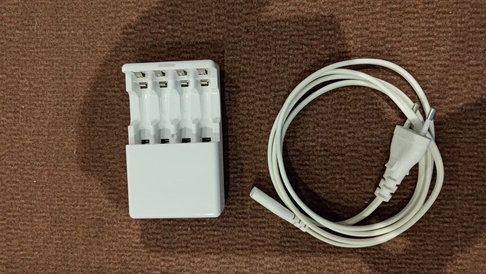 Ładowarka akumulatorów Ikea Ladda