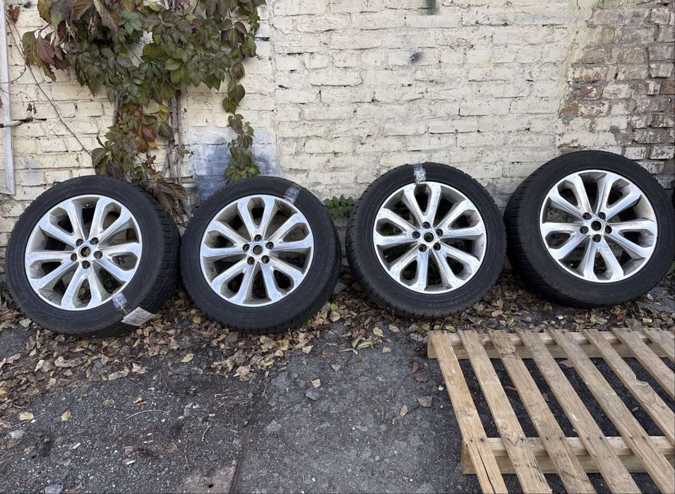 Продам диски на Land rover оригінал R20 5*120 et57 Dia 72,6