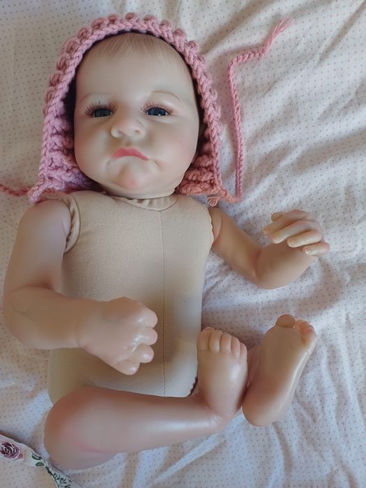 Lalka w typie reborn, drobna wada