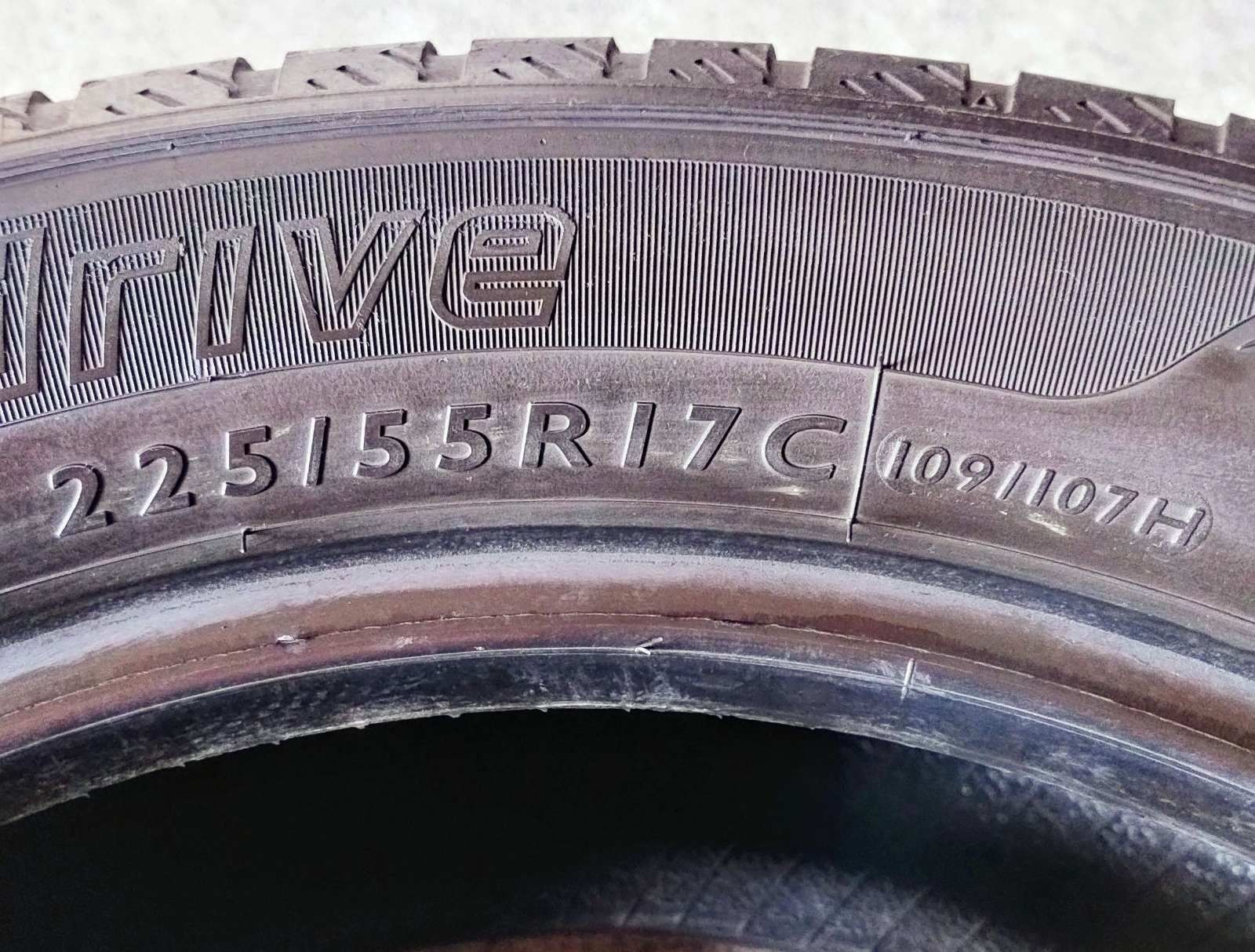 Шини літні R17C 225/55 Dunlop Econodrive