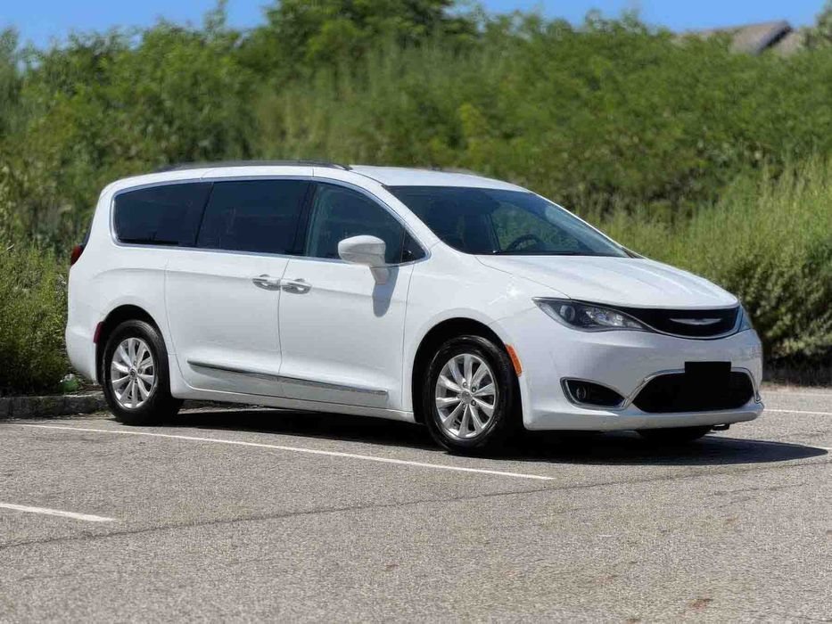Chrysler Pacifica Touring L      2017