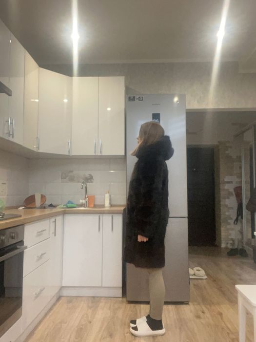 Тепла шуба зі зручним, красивим капюшоном (сурок)