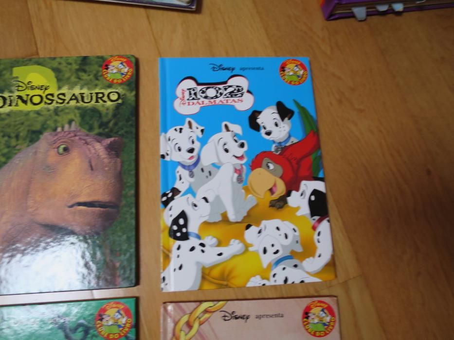 Vendo conjunto de 7 livros com histórias da disney