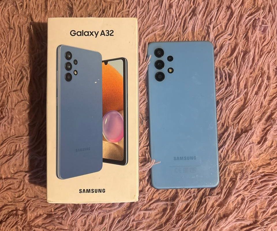 Samsung - A 32, 2/64, треба замінити дисплей.