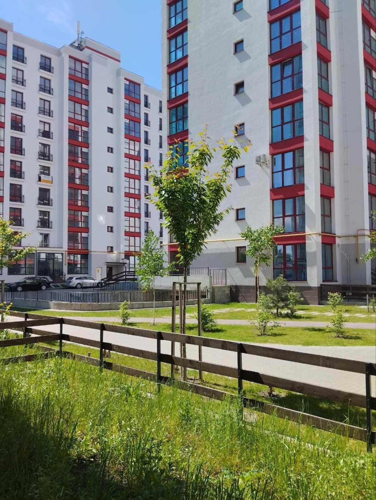 Продаж просторої квартири з власним подвір'ям в Містечку Козацькому_D
