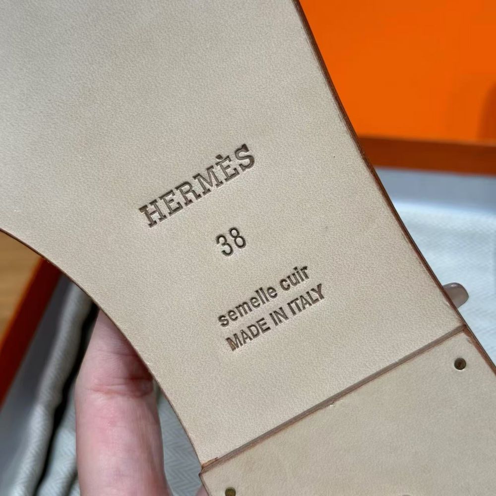 Hermes Oran Alligator в наличии