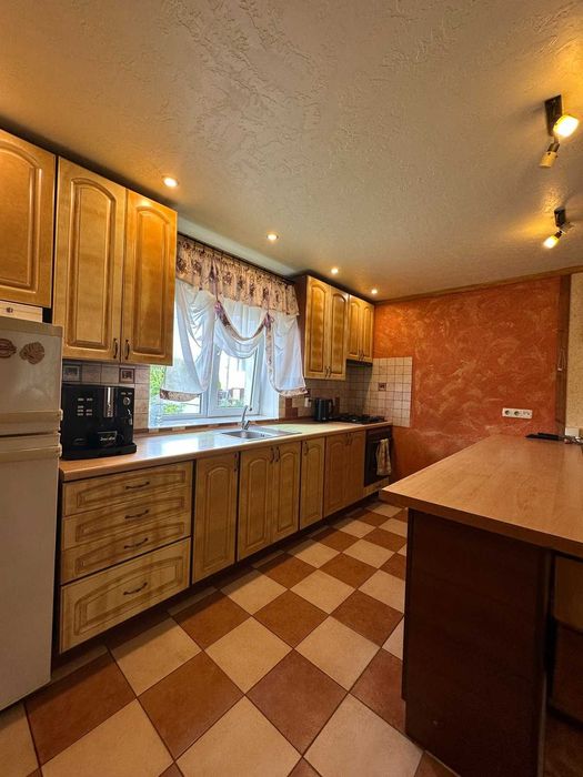 Продаж будинку з 4 спальнями та гаражем | Ружична, 6 соток