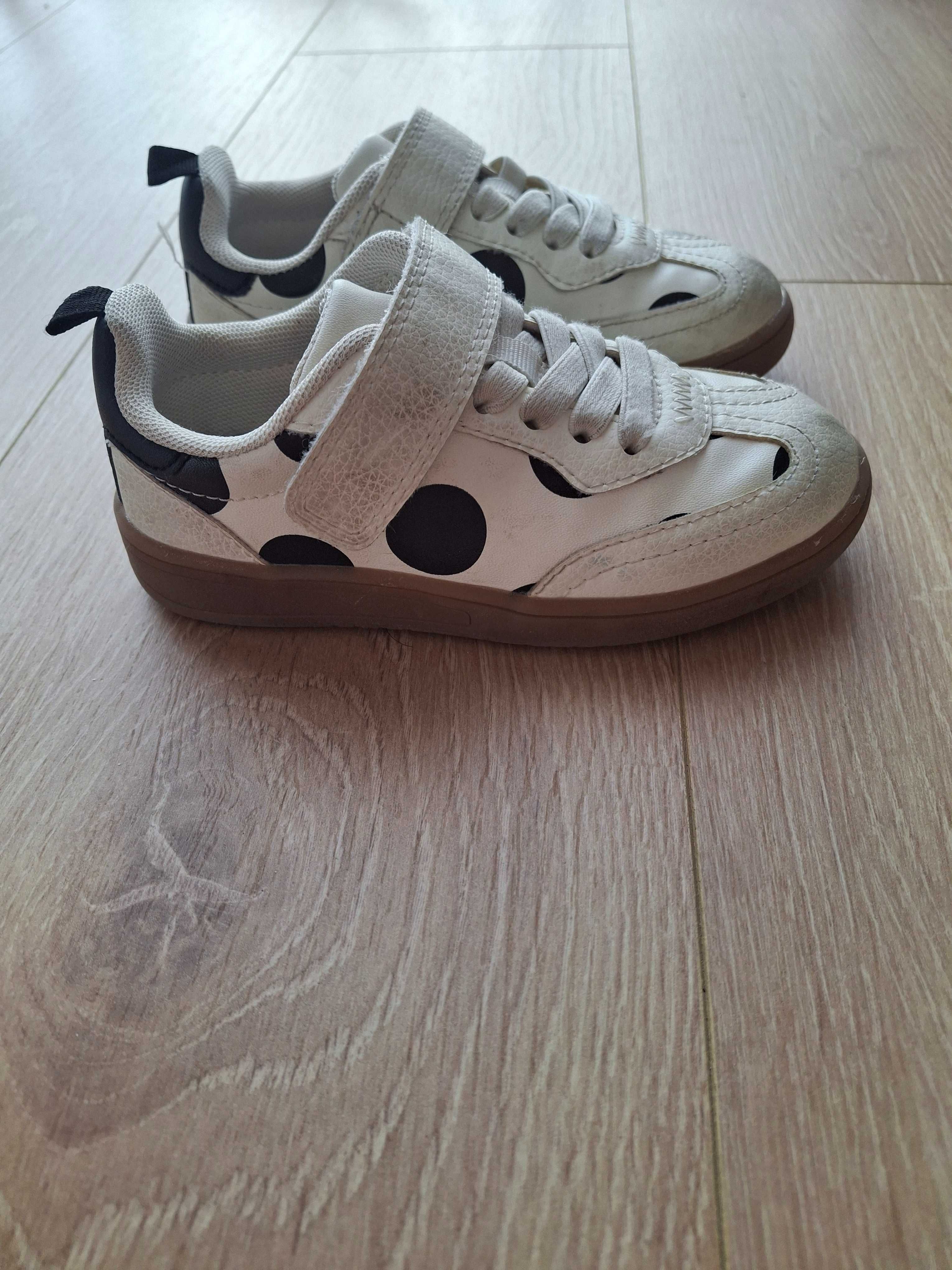 Buty dziecięce r. 25