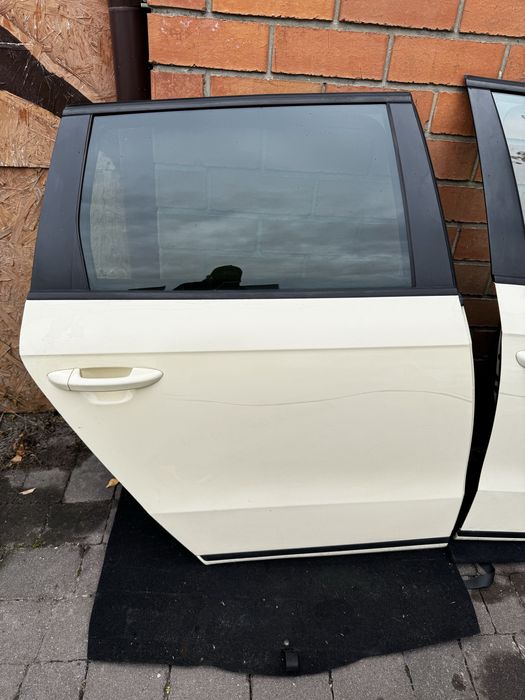 Дверь передняя пасат б7 Дверка ляда Passat B7 дверь пассат б7 кришка