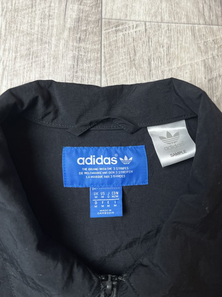 Бомбер Adidas размер М оригинал ветровка чёрная адидас мужская куртка