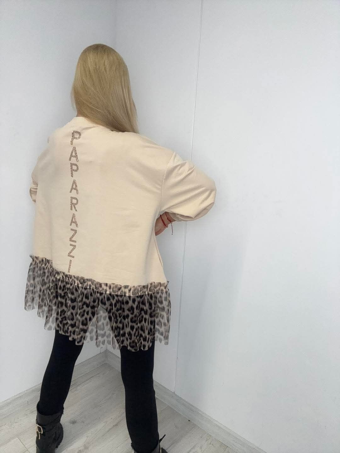 Elegancka tunika beżowa logo paparazzi fashion