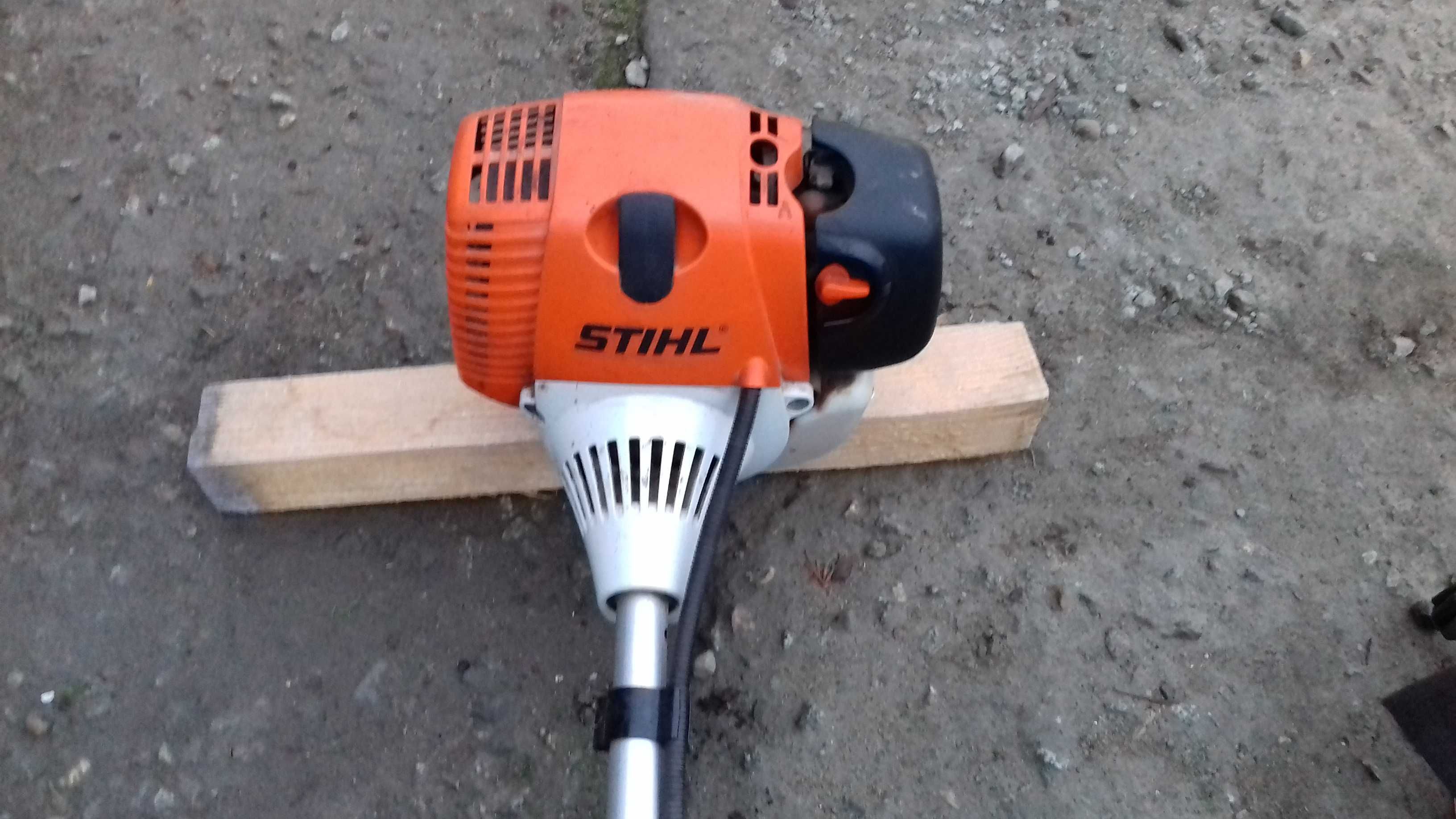 Podkaszarka kosa spalinowa Stihl FS130