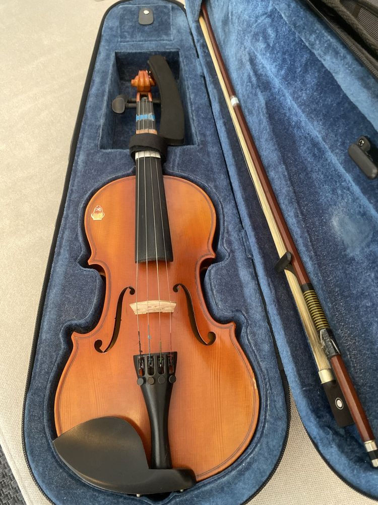 Violino 1/2 - marca Gara, estado muito bom