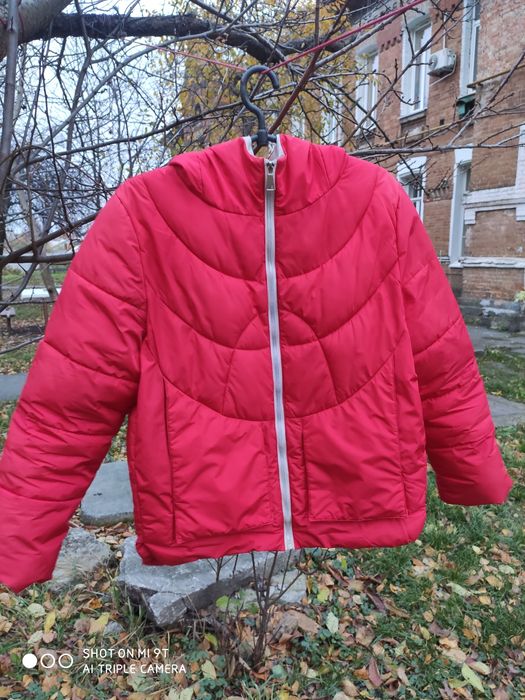 Червона куртка осінь- зима, Куртка- вітровка- дощовик 38 розмір