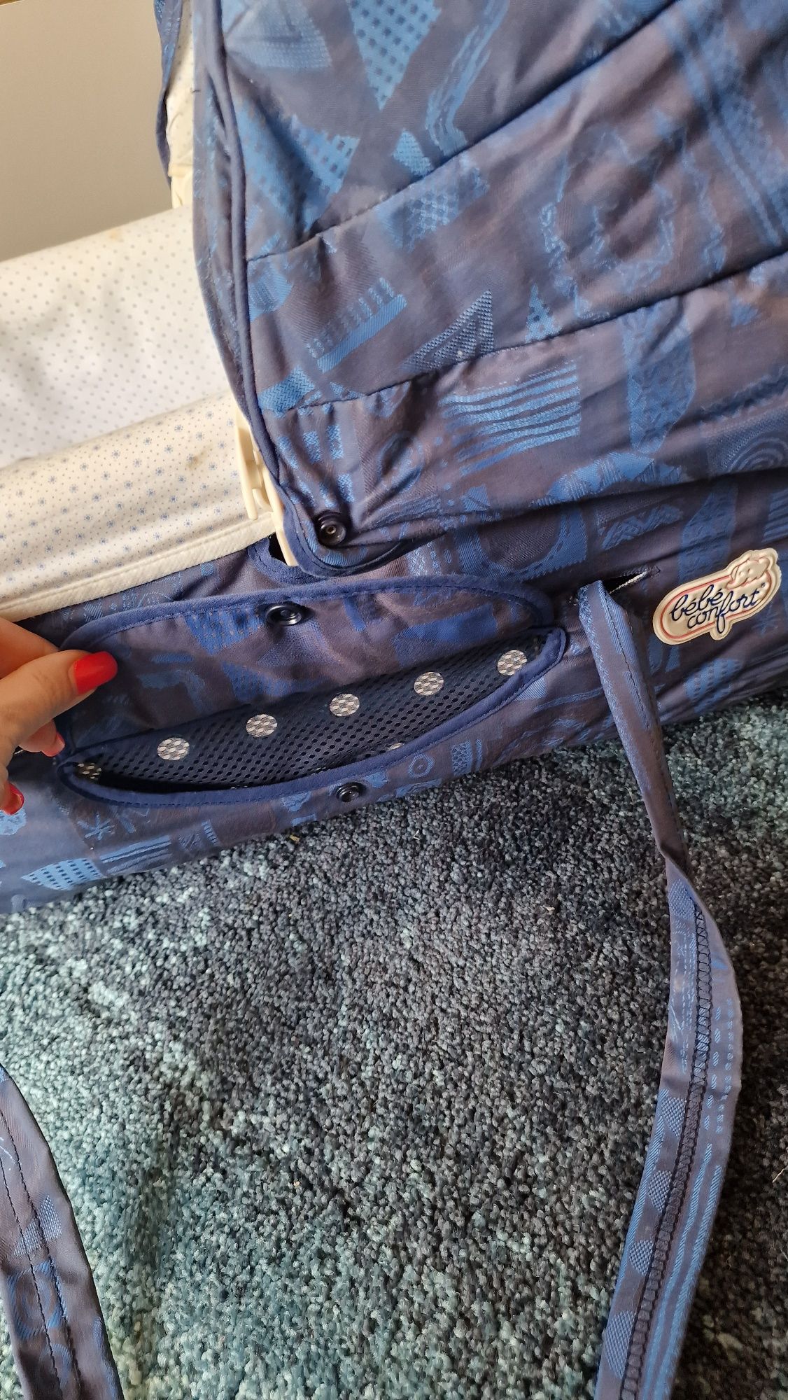 Alcofa bebé para carro marca Baby Confort