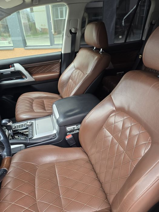 Продам Toyota Land Cruiser200