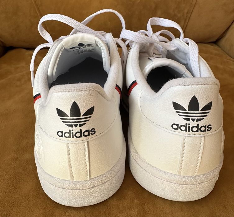 Кросівки чоловічі білі Adidas Continental 80 Vegan розмір 45 1/3 29 см