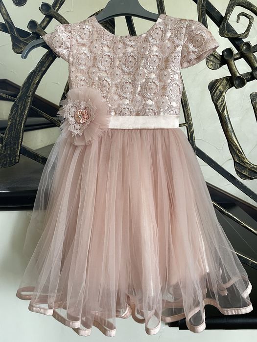 Сукня для дівчинки святкова ( 3-4 роки)