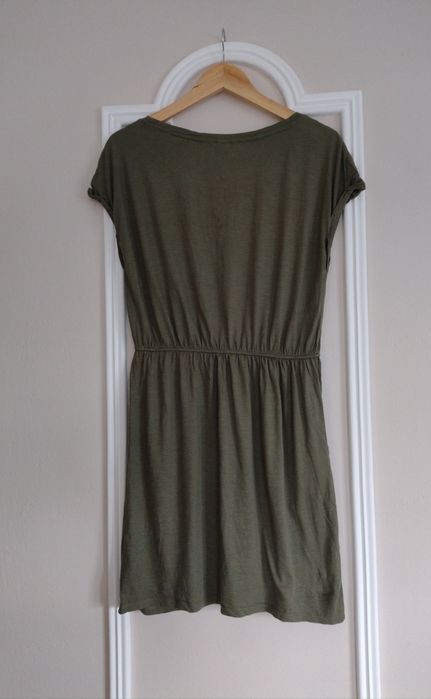 Sukienka damska gładka z bawełny taliowana M/L kieszenie khaki zieleń